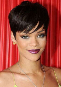 Rihanna's most popular hairstyles and hair colors